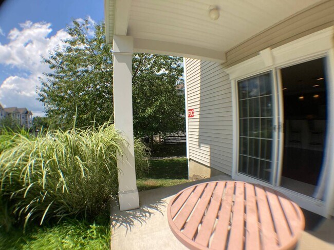 Building Photo - 406 Saratoga Ln