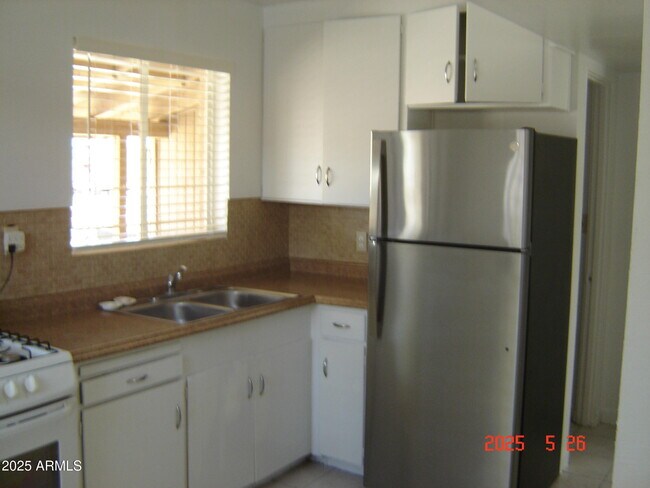 Foto del edificio - 414-416 Reizen Dr