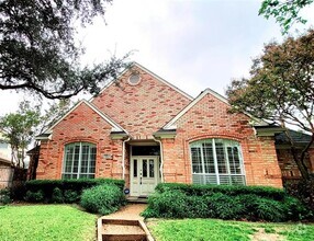 Building Photo - 1017 McCoy Dr