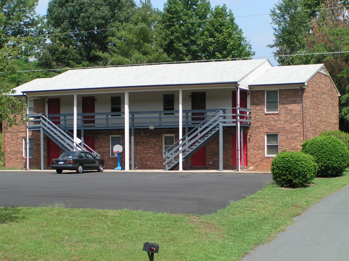 Building Photo - Lakeview Apartments