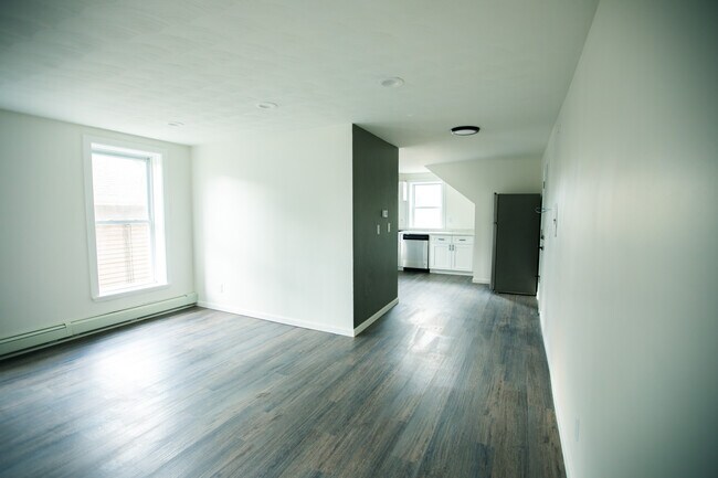 Building Photo - 4359 Lake Ave