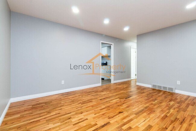 Foto del edificio - Beautiful Ranch In Plymouth 1 MONTH FREE RENT!!
