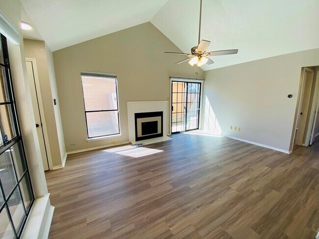 Building Photo - 11716 Tallow Field Way