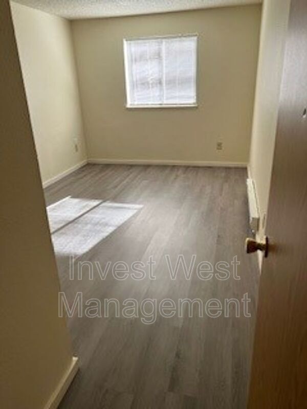 Foto del edificio - 7106 NE Hazel Dell Ave