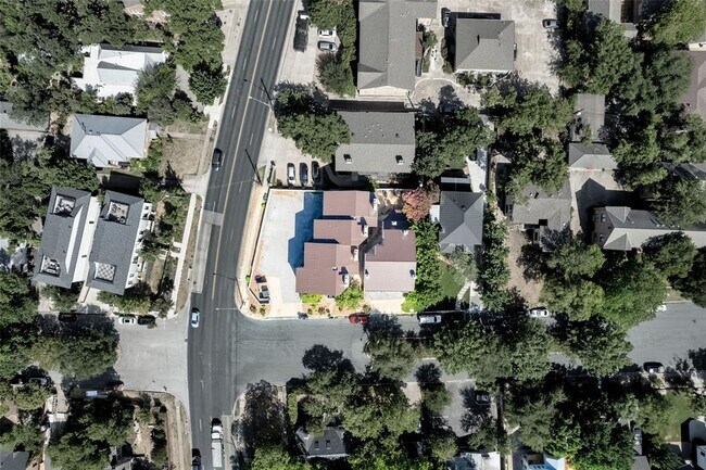 Foto del edificio - 1500 Woodlawn Blvd