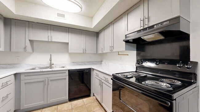 Interior Photo - Brookridge