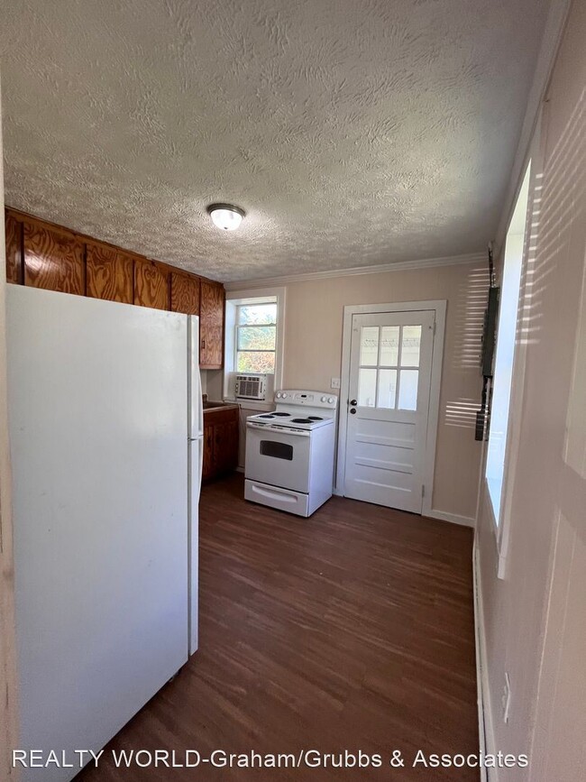 Foto del edificio - 2 br, 1 bath House - 9311 Morgan Street