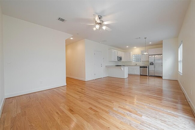 Foto del edificio - 3722 Main Poplar Dr