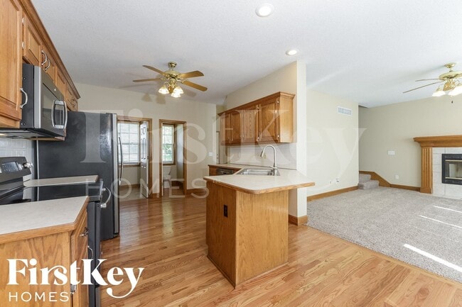 Building Photo - 711 Old Paint Rd