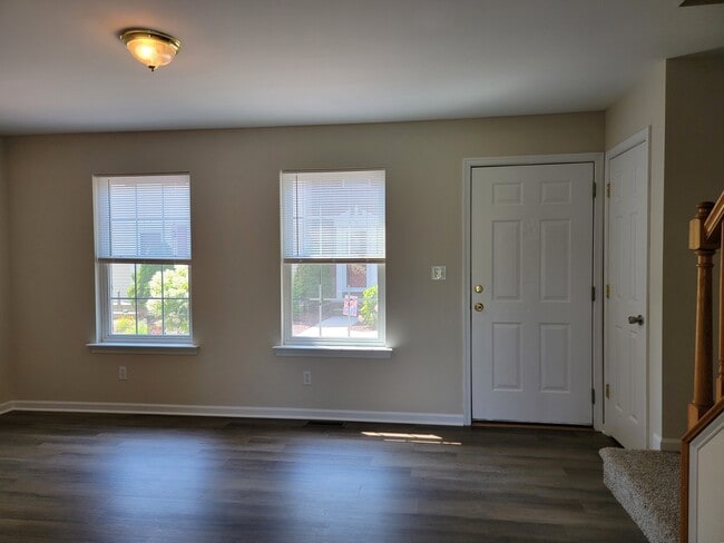 Building Photo - 13 Weiser Ct