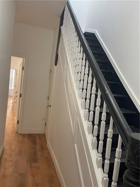 Building Photo - 5 E 10th St