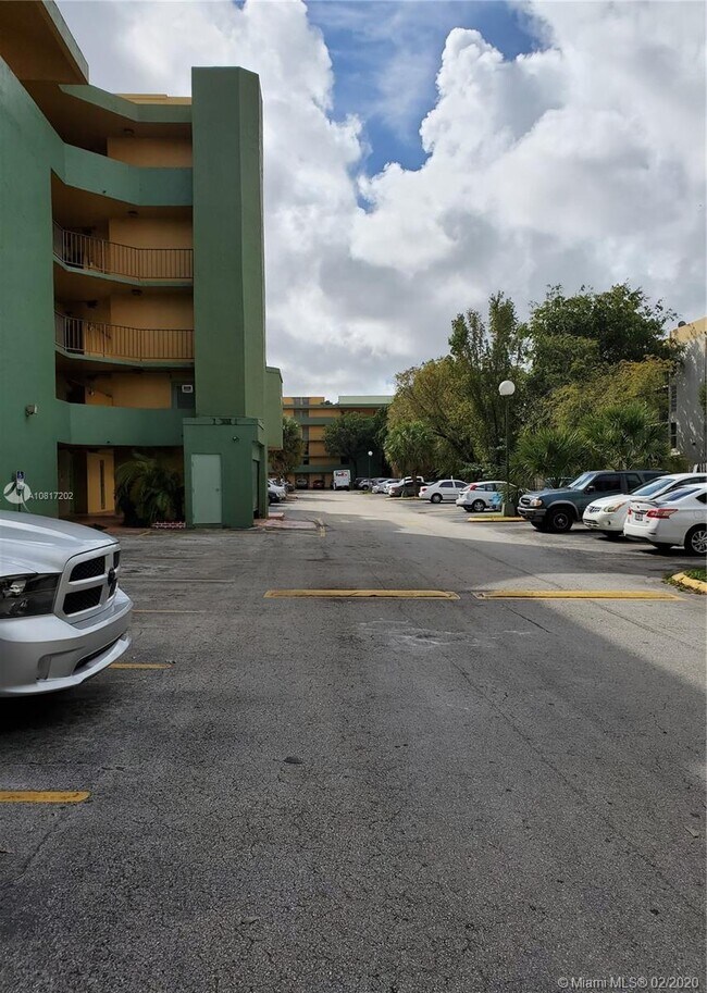 210 Fontainebleau Blvd Unit 413, Miami, FL 33172 Condo for Rent in