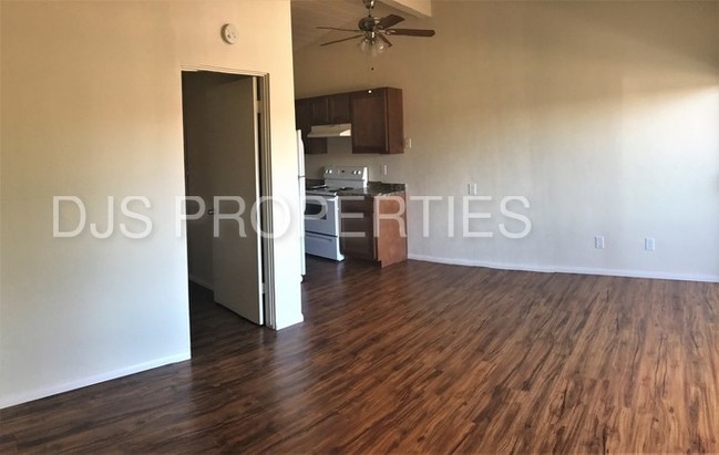 Foto del edificio - 5033 Clairemont Mesa Blvd