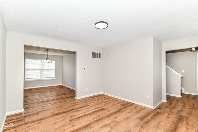 Foto del edificio - 6040 Portwood Ct