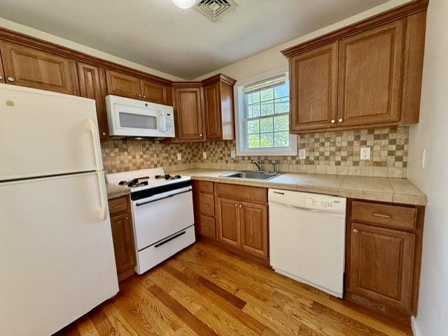 Building Photo - 1005 6th St