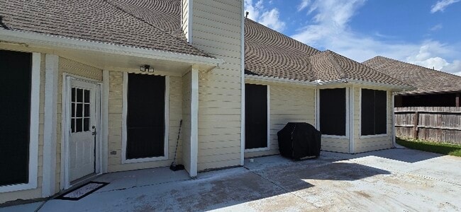 Building Photo - 7804 Broken Arrow St