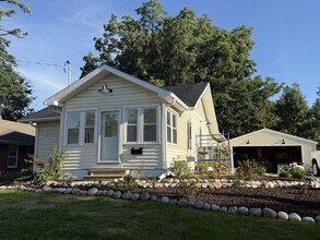 Building Photo - 5301 Urbandale Ave