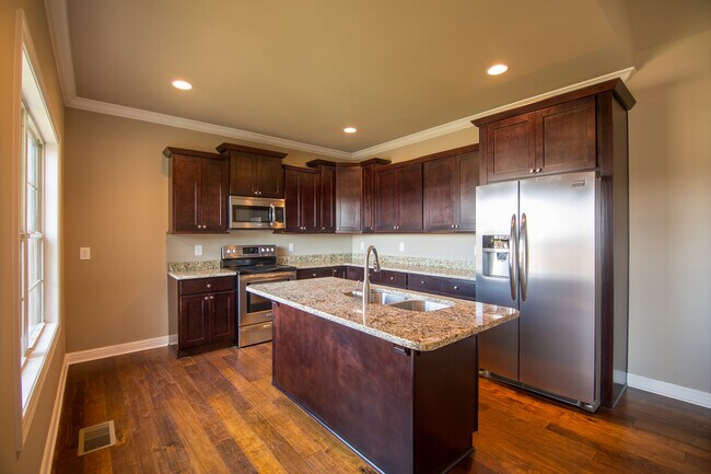 Foto del edificio - 374 Big Station Camp Blvd