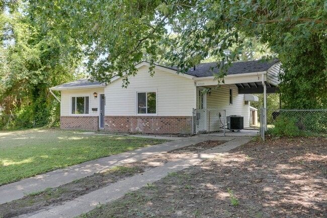 Building Photo - Renovated Virginia Beach Home with Large Yard and Prime Location