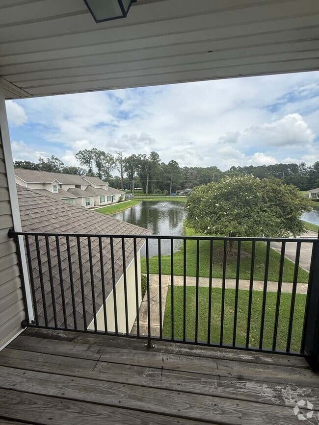 Building Photo - 43242 Creek Cir