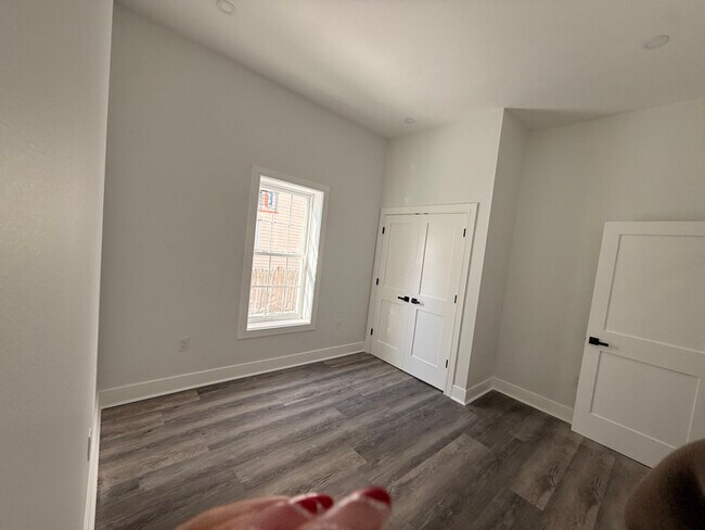 Foto del edificio - 321 Jefferson Ave