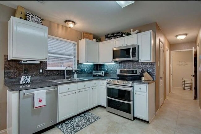 Building Photo - For Rent: Beautiful 3 Bedroom Home in Red Oak, TX!