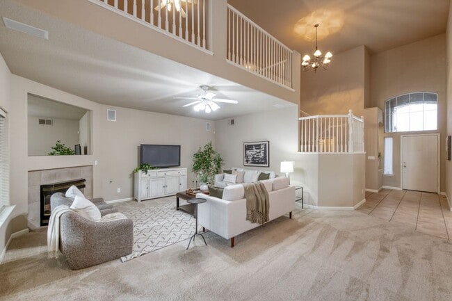 Building Photo - Impressive 4 Bedroom 2.5 Bath home with Po...