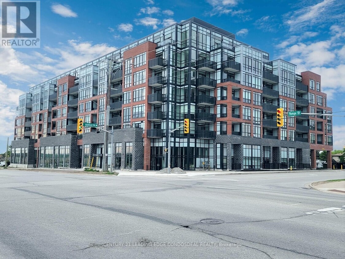 Photo principale - 681-681 Yonge St