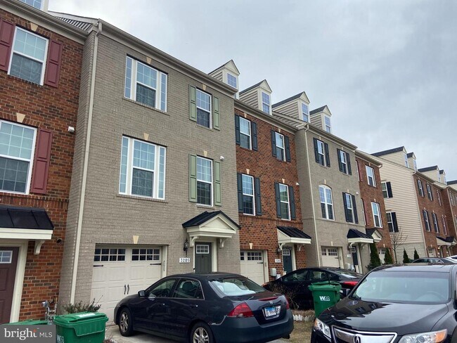 Foto del edificio - 3205 Clear Spring Dr