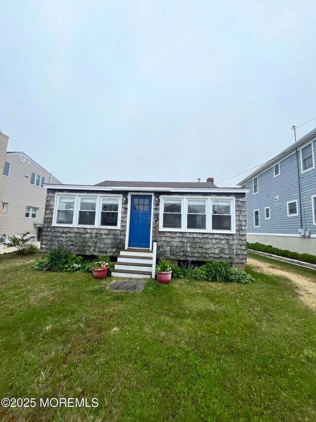 Building Photo - 118 Camden Ave