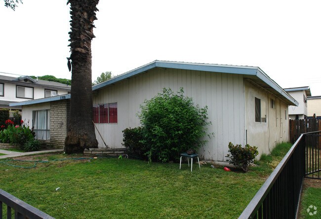 Foto del edificio - 1358 N Parkside Dr