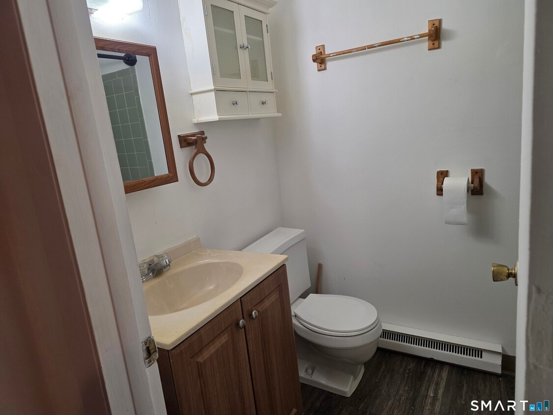 Foto del edificio - 26 Crandall Hill Rd