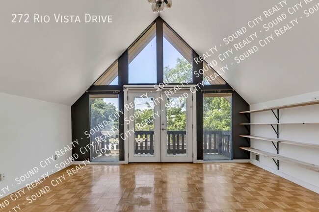 Building Photo - 272 Rio Vista Dr