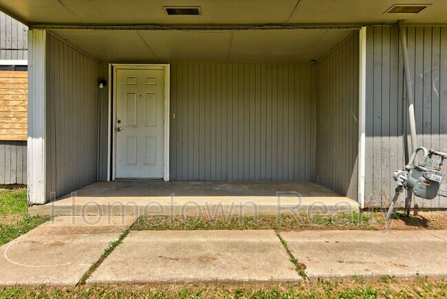 Foto del edificio - 310 NW 118th St