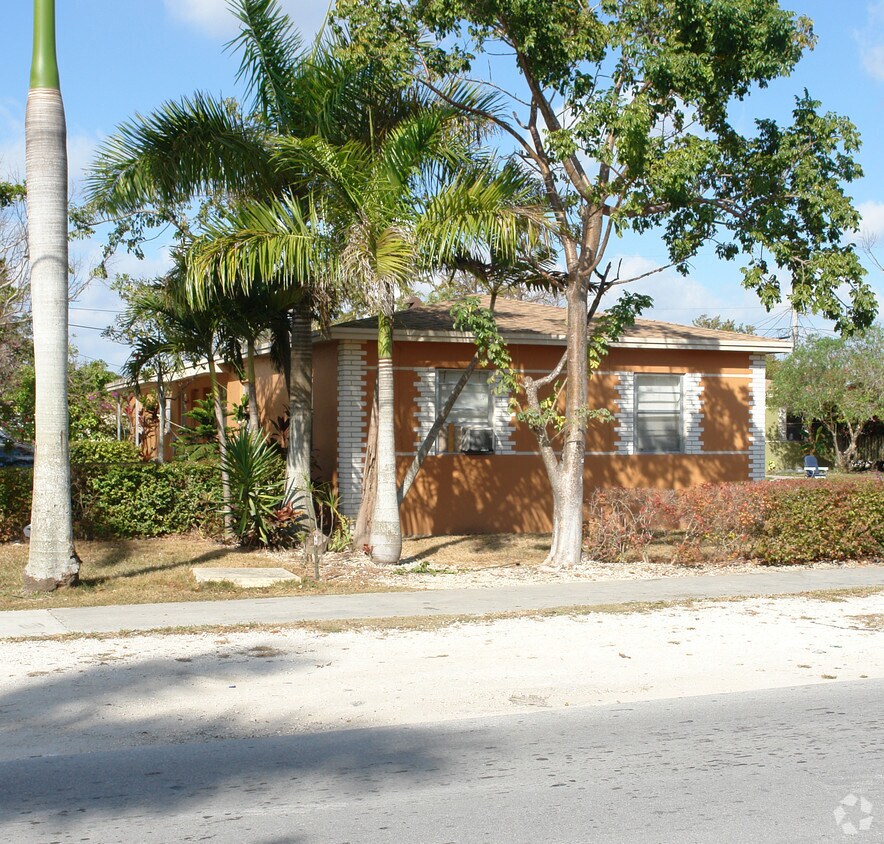 Building Photo - 828-848 NW 2nd Ave