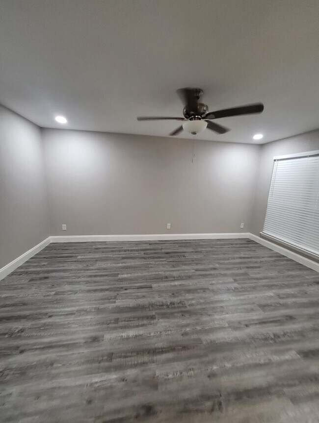 Foto del edificio - 7130 San Mateo Blvd