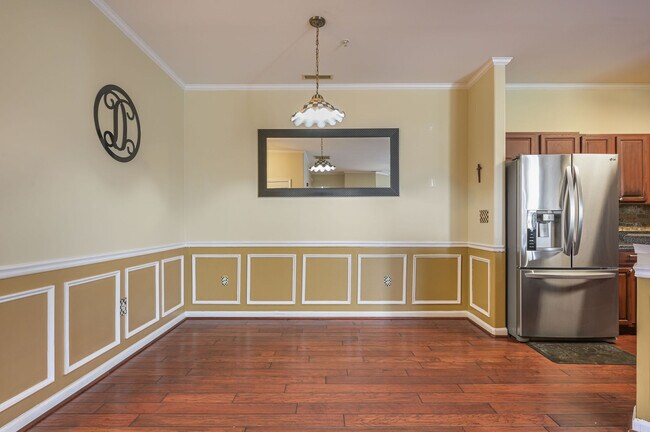 Building Photo - 3902 N Sagamore Dr