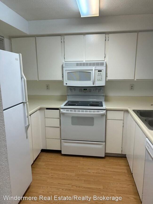 Building Photo - 2 br, 1 bath House - 4889 76th St SW #A503