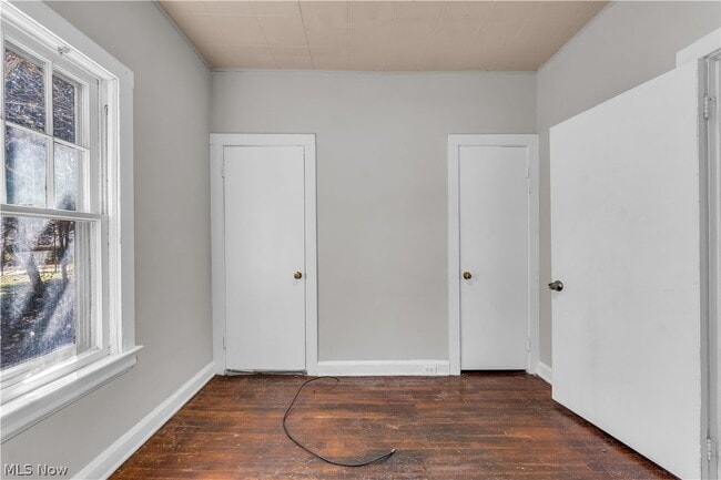 Building Photo - 2150 Glenridge Rd