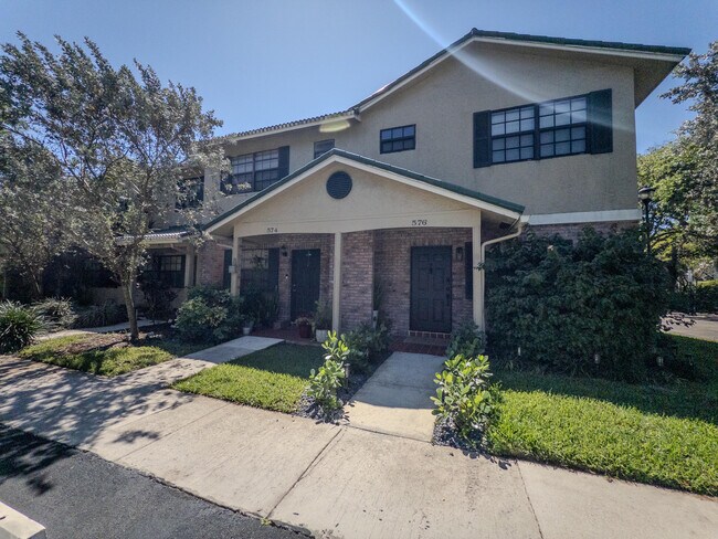 Foto del edificio - 576 Westree Ln