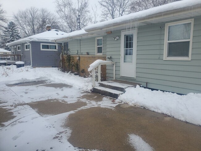 Foto del edificio - 3 Bedroom Single Family Ranch Home