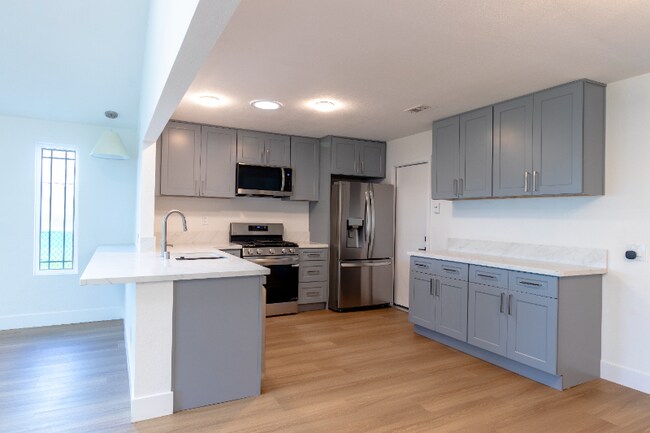 Foto del edificio - 10766 Parkdale Ave