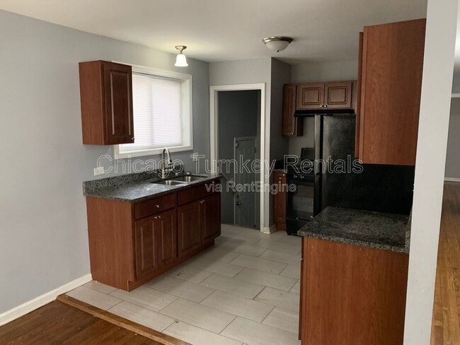 Building Photo - 14444 Woodlawn Ave