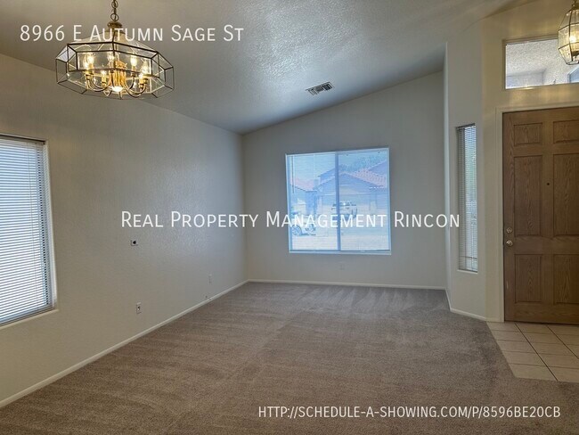 Building Photo - Great Rita Ranch Home