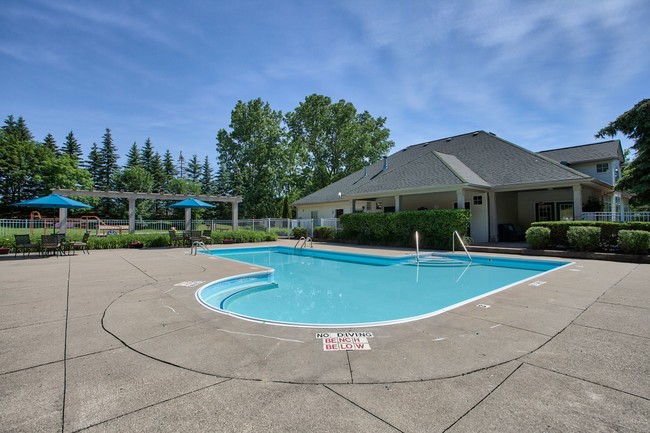 Building Photo - Lakeshore Village Apartments