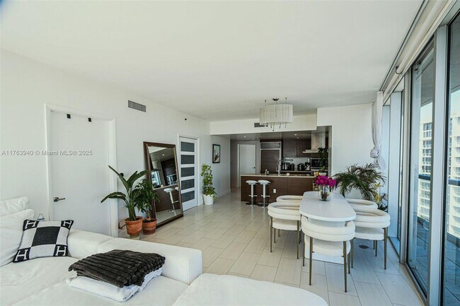 Foto del edificio - 495 Brickell Ave