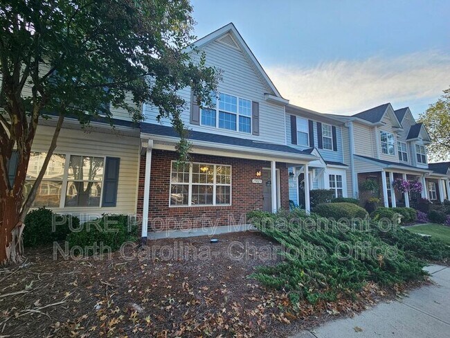 Building Photo - 15025 Deshler Ct