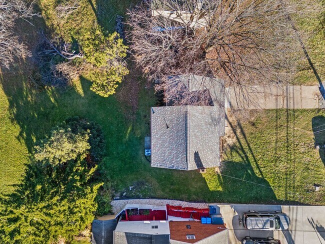 Building Photo - AVAILABLE NOW! STUNNING 3 BEDROOM IN PENN ...