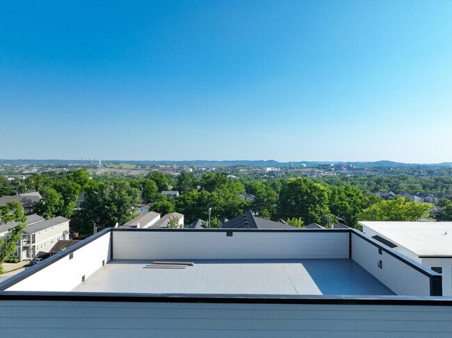 Foto del edificio - 5915 Maxon Ave