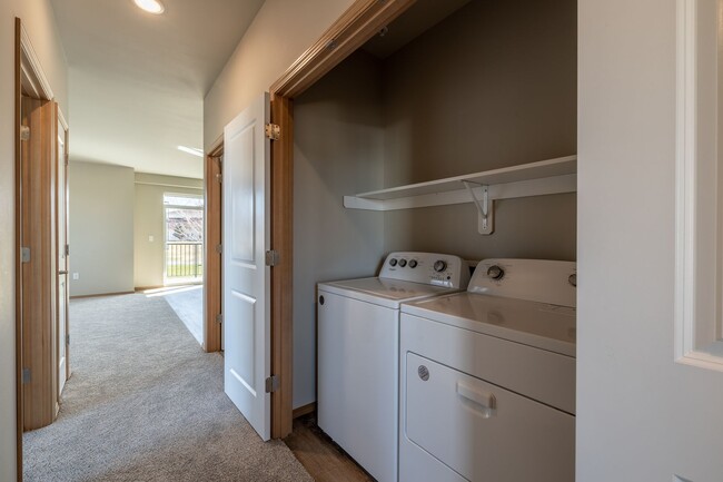 Foto del edificio - 3 Bedroom 2 Bath Apartment Pet Friendly!